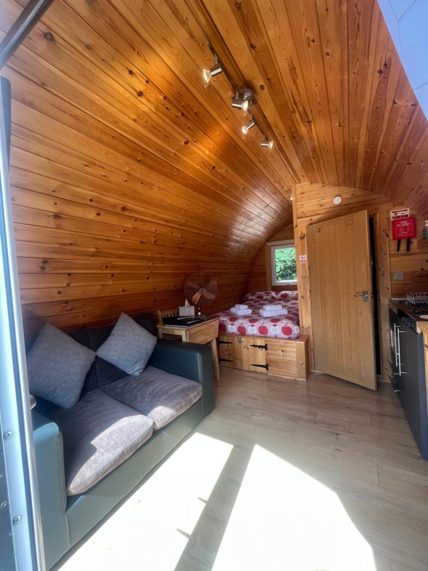 Conifer Cabins Fort William Eksteriør bilde
