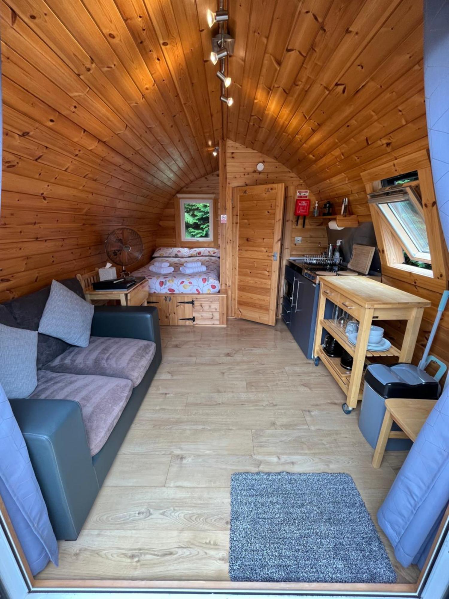 Conifer Cabins Fort William Eksteriør bilde
