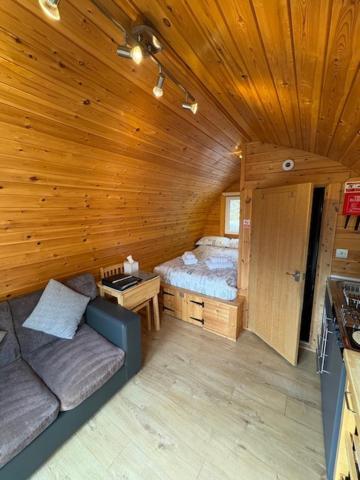 Conifer Cabins Fort William Eksteriør bilde